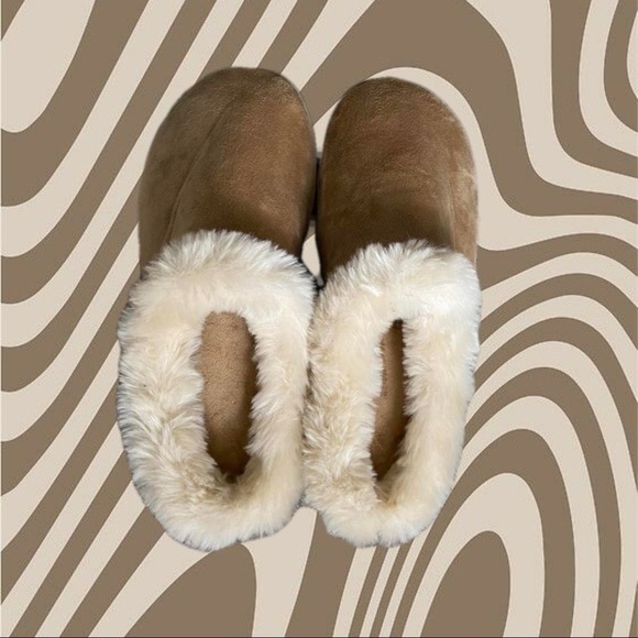 NWOT Charter Club fuzzy faux fur lined brown/beige slippers -size 7/8 - Picture 4 of 4